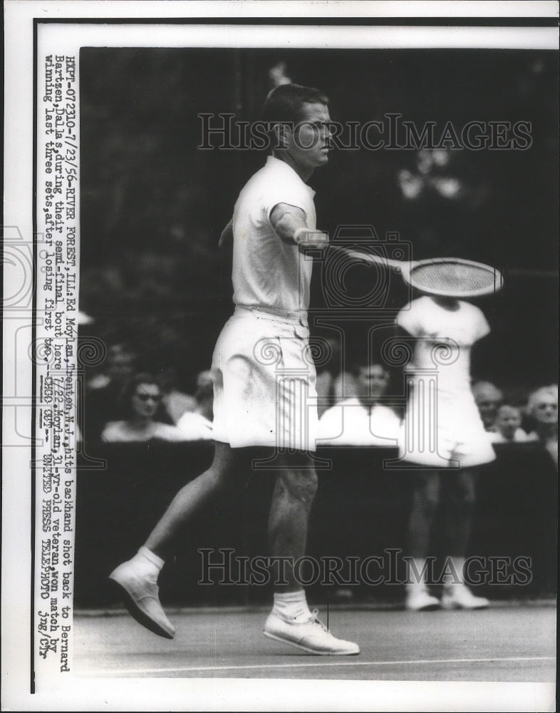 1956 Press Photo Ed Moylan vs Berard Bartzen at tennis River Forest Illinois- Historic Images