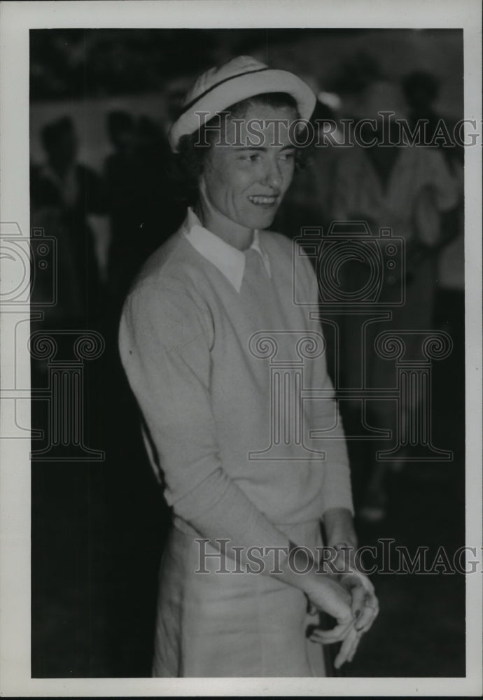 1946 Press Photo Golfer Mrs. D.D. Weiss - nes54253 - Historic Images