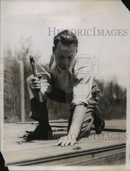 1935 Press Photo Boxer Jimmy McLarnin at training for Barney Ross bout in NY - Historic Images