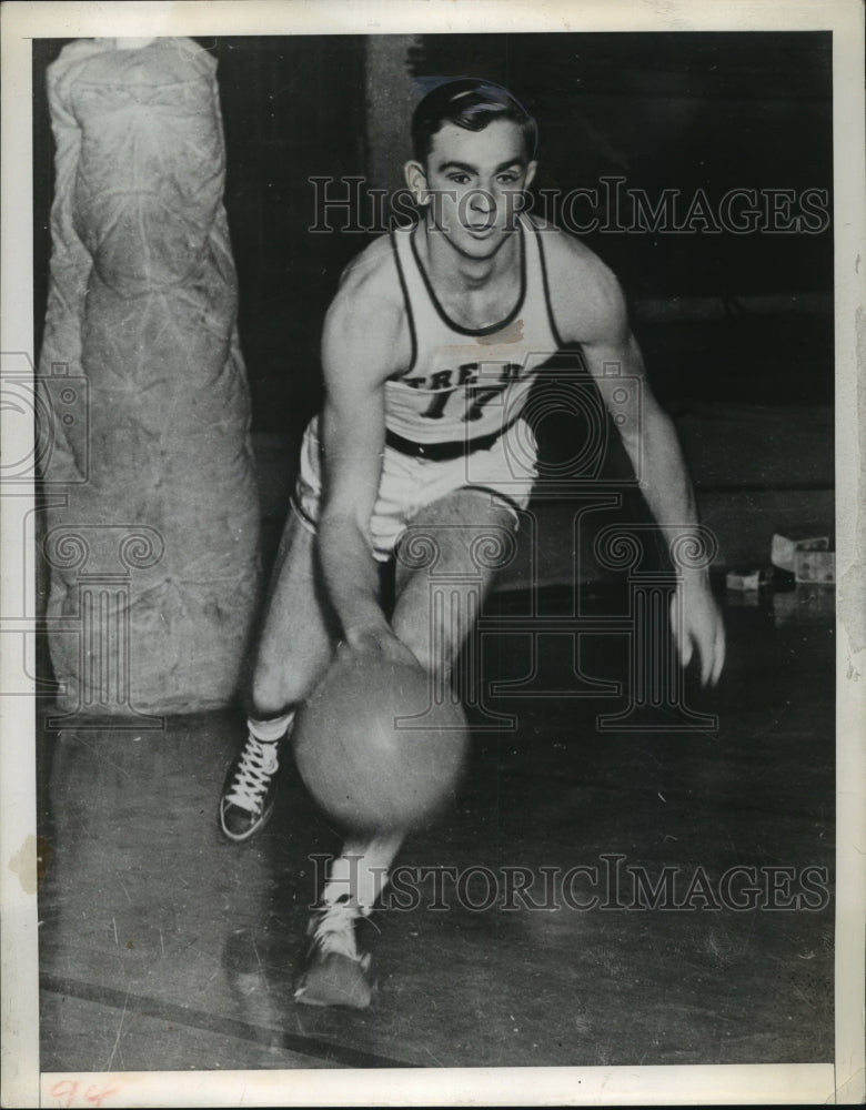 1942 Press Photo George E Sobek basketball forward for Hammon - Historic Images