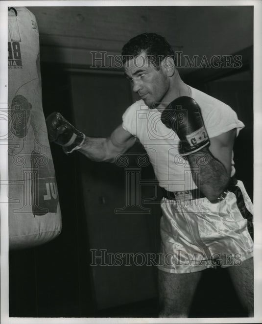 1954 Press Photo Ernie Durando trains for bout vs Bobby Dykes in NY - nes54697 - Historic Images