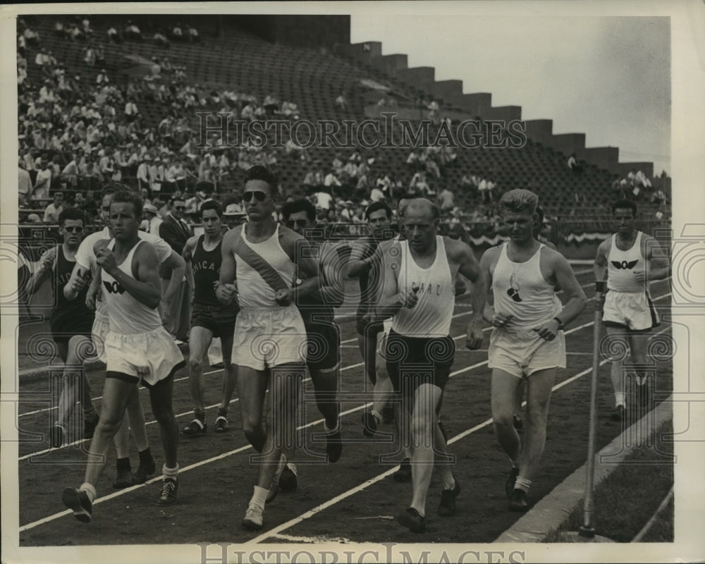 1947 Press Photo 3000 meter walk at 60th National AAU meet won by Ernest Weber- Historic Images