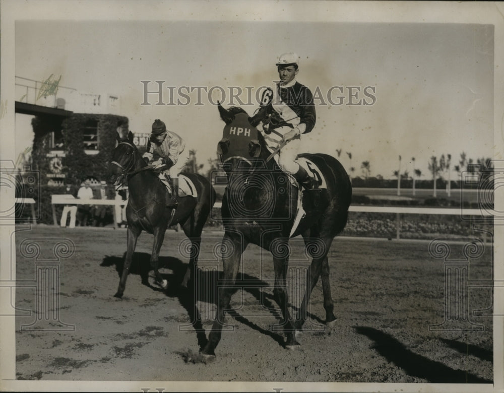 1936 Press Photo Earl Steffen on Whoppper after win at Hialeah Park in Floridaa - Historic Images