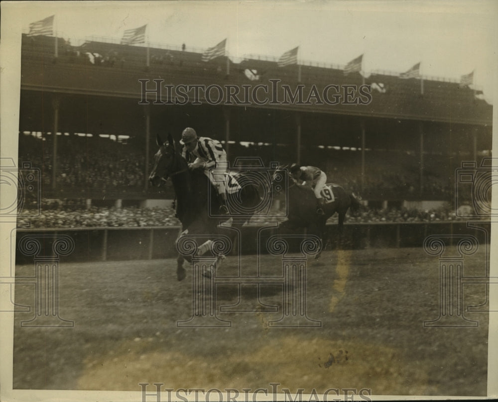 1926 Press Photo Lorenz Defeats Rip for First Honors at Broadhill Steeplechase - Historic Images