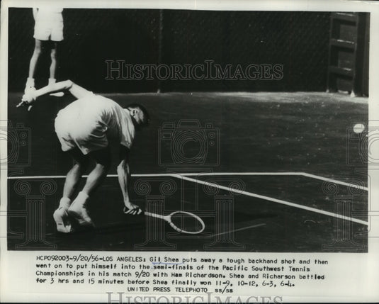 1956 Press Photo Gil Shea puts away a tough backhand shot against Ham Richardson- Historic Images