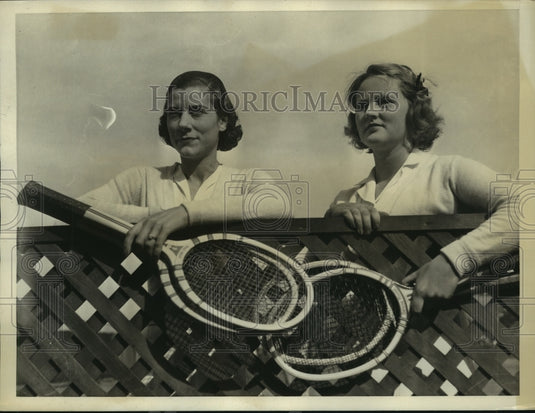 1938 Press Photo Virginia Rice Johnson and Katherine Winthrop await their turn- Historic Images