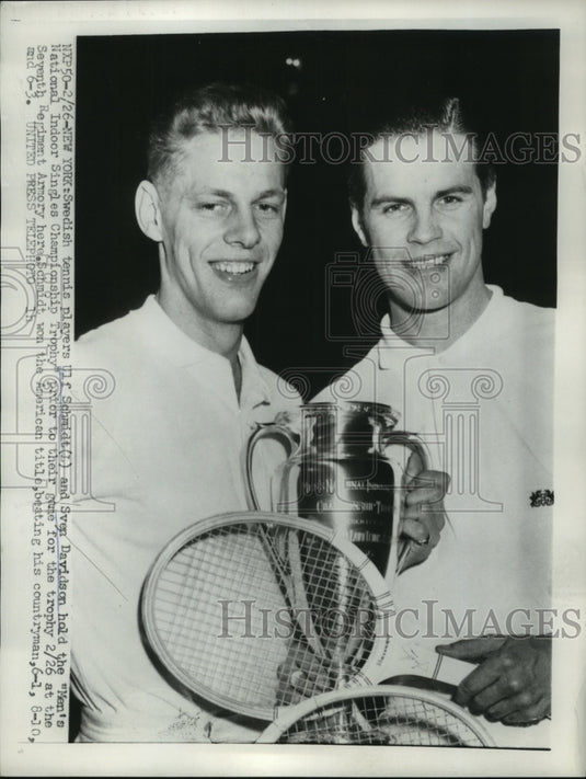 1956 Press Photo Ulf Schmidt Beats Sven Davidson for the Men's Singles Title - Historic Images