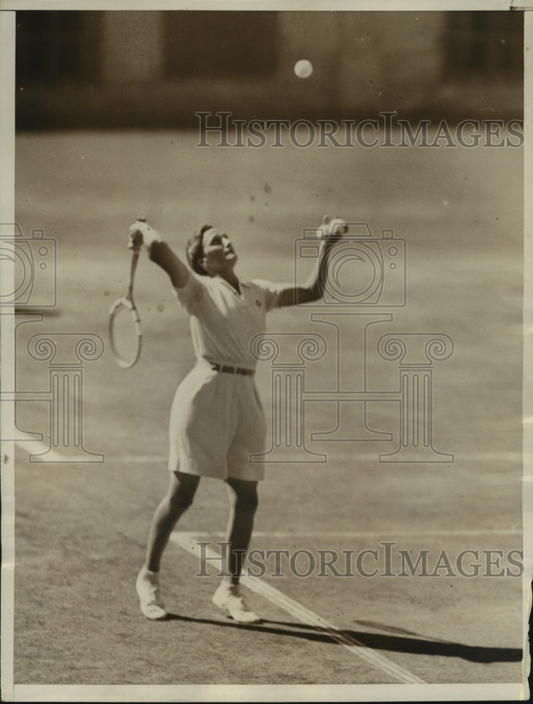 1937 Press Photo Helen Jacobs in action against Kay Stammers in match - Historic Images