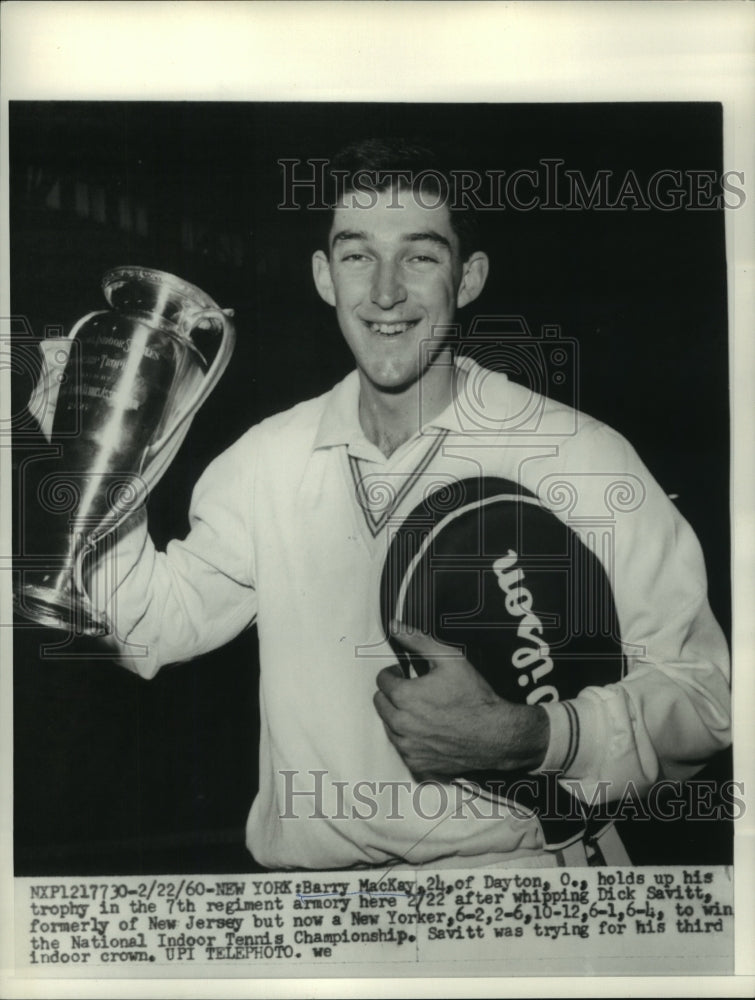 1960 Press Photo Barry MacKay holds trophy after defeating Dick Savitt - Historic Images