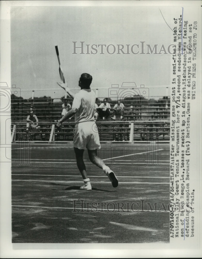 1955 Press Photo Ham Richardson in match against Bernard Bartzen - nes55929 - Historic Images