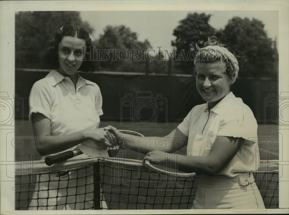 1939 Press Photo Dorothy Bundy &amp; Cecile Bowes at 52nd annual tennis Tourney - Historic Images