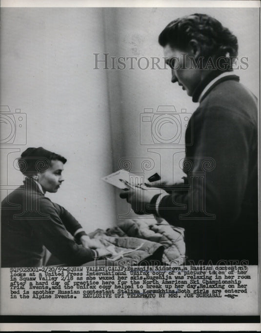 1959 Press Photo Russian Skiier Eugenija Sidorova waxes her skis - net00946 - Historic Images