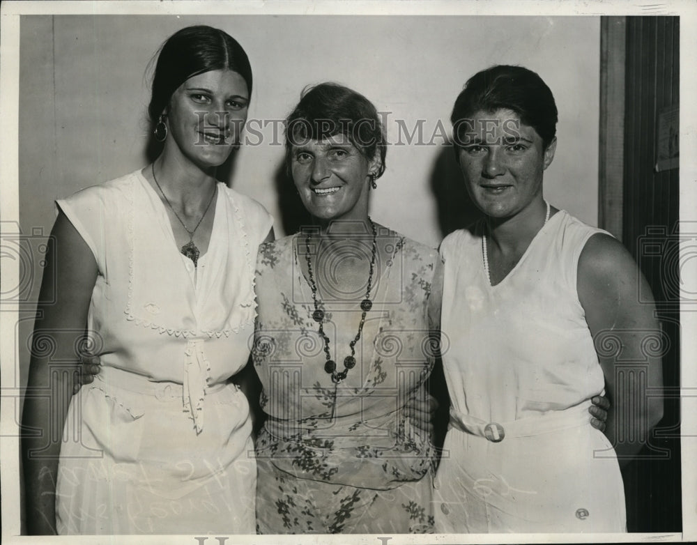 1932 Press Photo Canadian Olympic swimmer Janet Sheather with mother a ...