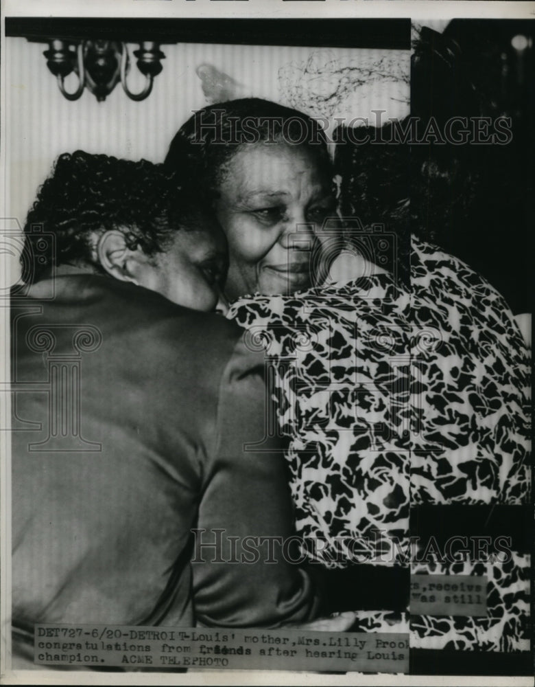 1946 Press Photo Mrs Lilli Brooks mom of boxing champ Louis with friends- Historic Images