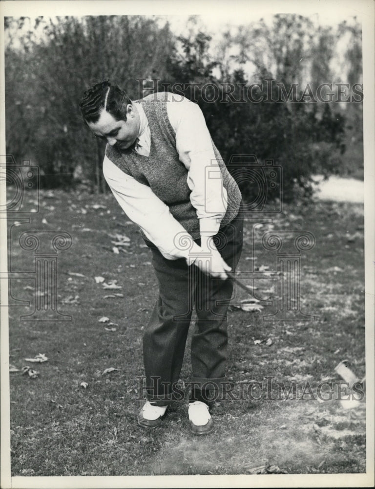 1937 Press Photo Golfer John Montague at Flushing Meadows course - net03720 - Historic Images