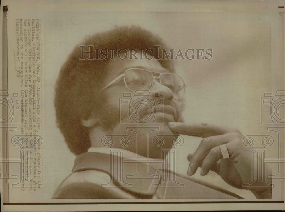 1973 Press Photo Dick Allen to sign with Chicago White Sox - net04331 - Historic Images