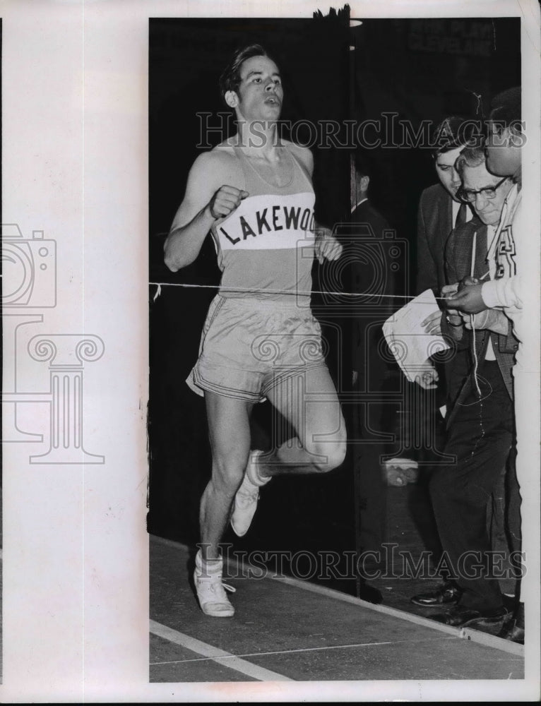 1969 Press Photo Lakewood long distance runner Jim Galambos wins two races - Historic Images