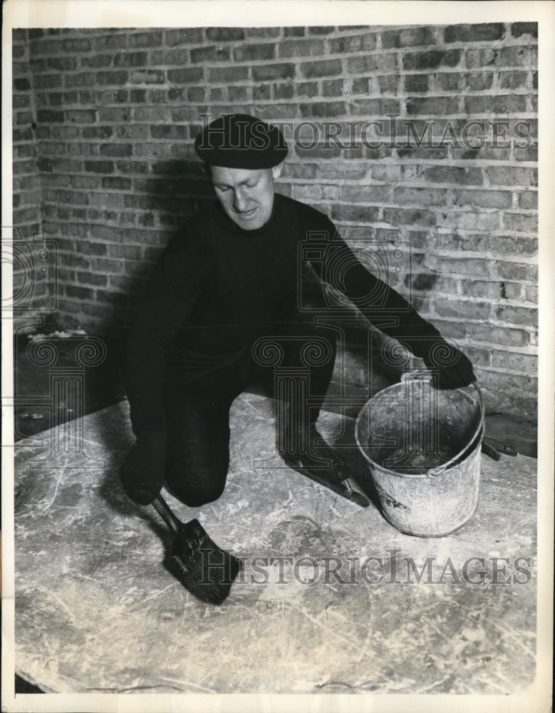 1935 Press Photo Bobby McLean ice skater build rink at Chicago home - net05969 - Historic Images