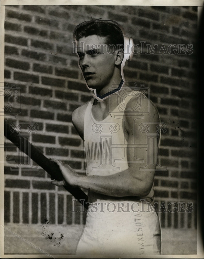 1929 Press Photo University of Minnesota track runner George Atterness - Historic Images