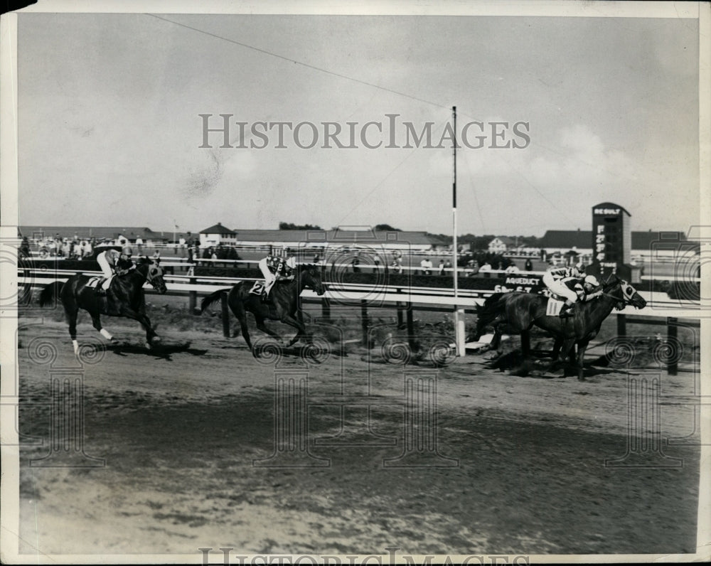 1937 Press Photo &quot;Speed&quot; beats Durwrack, Galloping and Bonsoir at Aqueduct Track - Historic Images