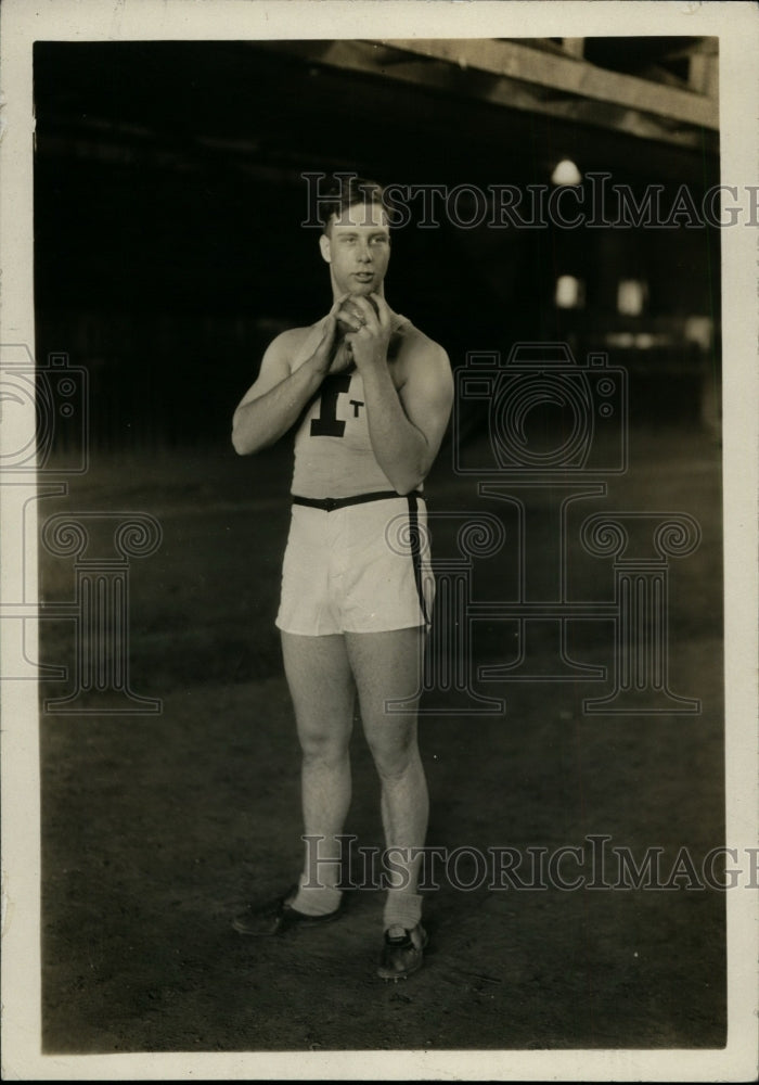 1928 Press Photo University of Iowa track athlete Vernon W. Lapp - net09674 - Historic Images