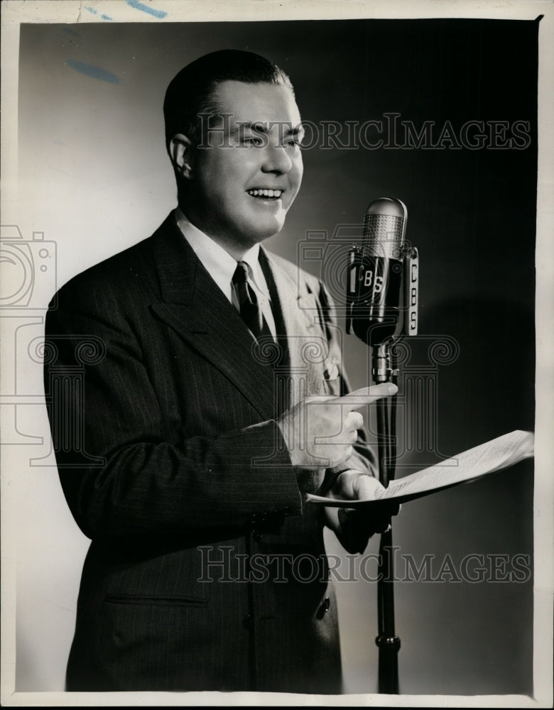 1943 Press Photo Eddie Dunn comedian on ZFun With Dunn on Columbia - net09982- Historic Images