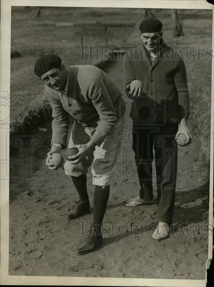 1930 Press Photo Vittorio Campallo & sparring partner try bowling at training - Historic Images