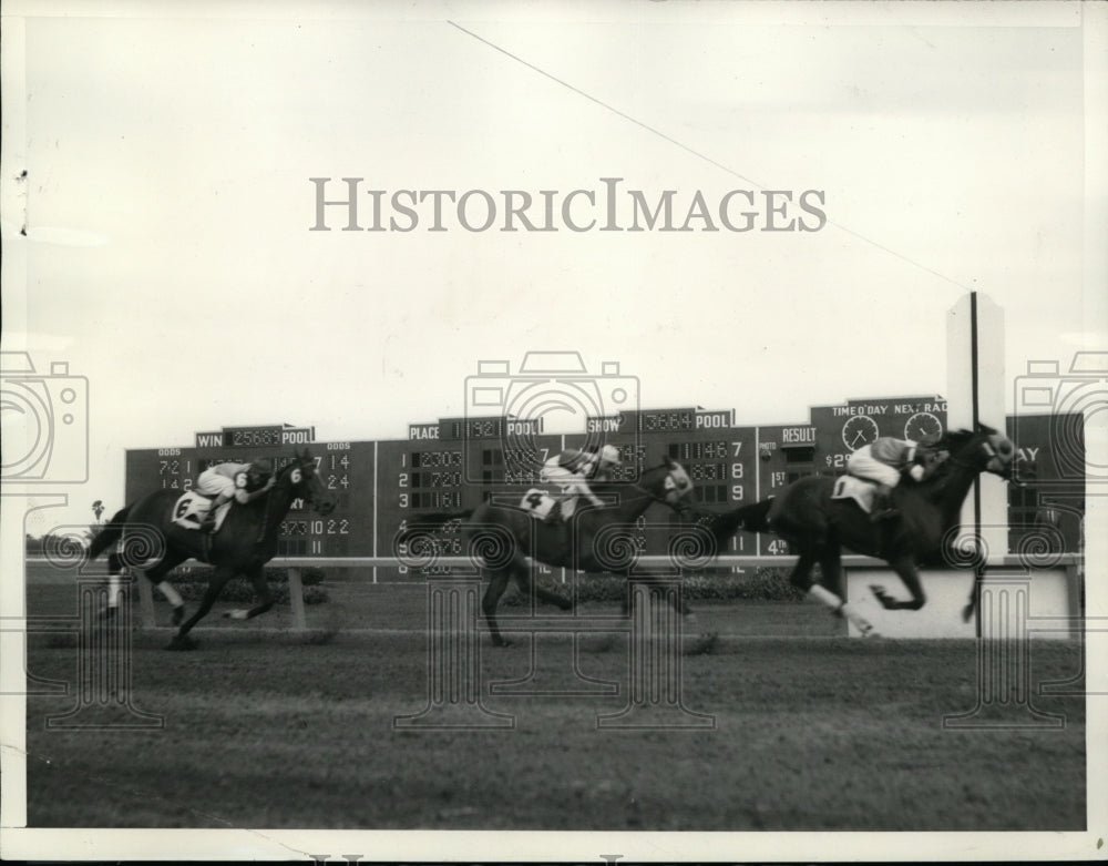 1938 Press Photo Tropical Park Fla Mucho Gusto wins vs Tatterdemalion- Historic Images