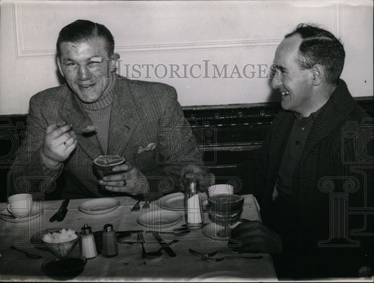 1937 Press Photo Boxer Tommy Farr after his bout vs Max Baer - net10687 - Historic Images