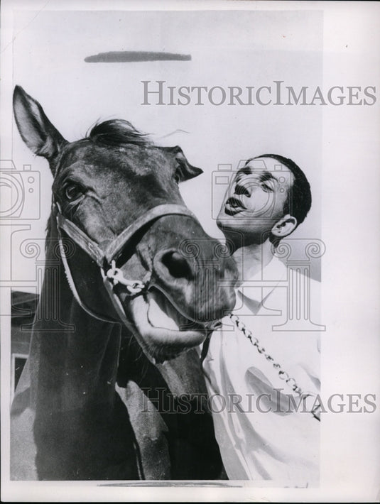 1958 Press Photo Richard J Tooma & race horse Hard Luck Joe at a track - Historic Images
