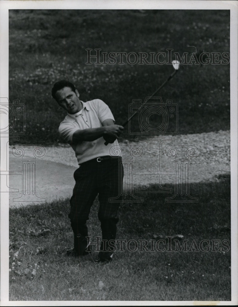 1970 Press Photo Golfer Ed Via on a course in Cleveland Ohio - net13548 - Historic Images