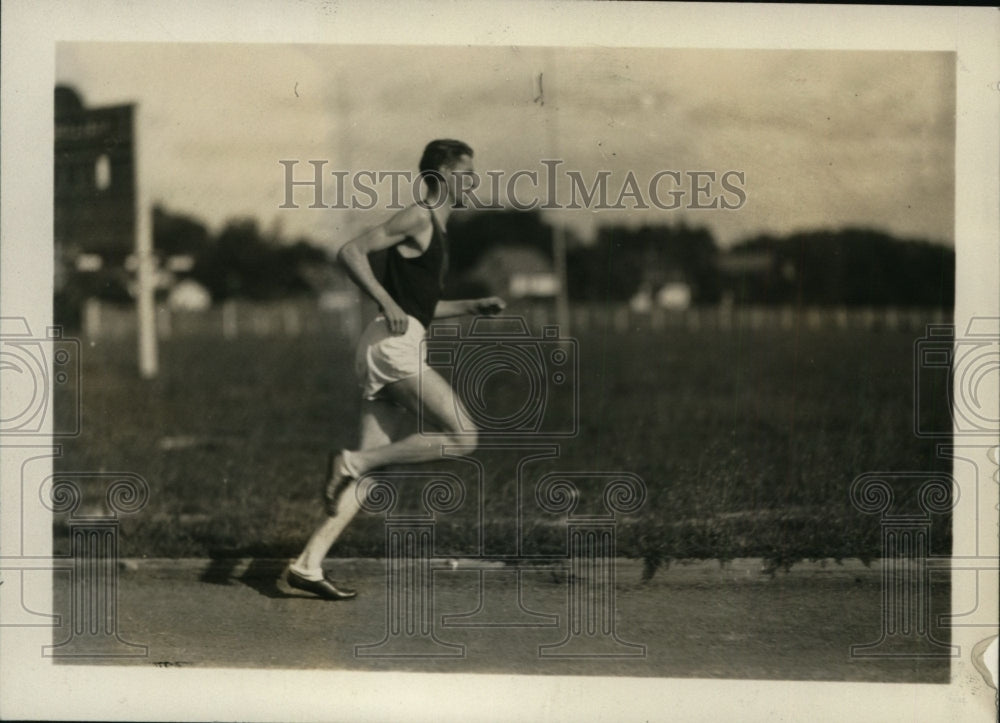 1932 Press Photo Jack Service of Oberlin College in 2 mile race - net13674 - Historic Images