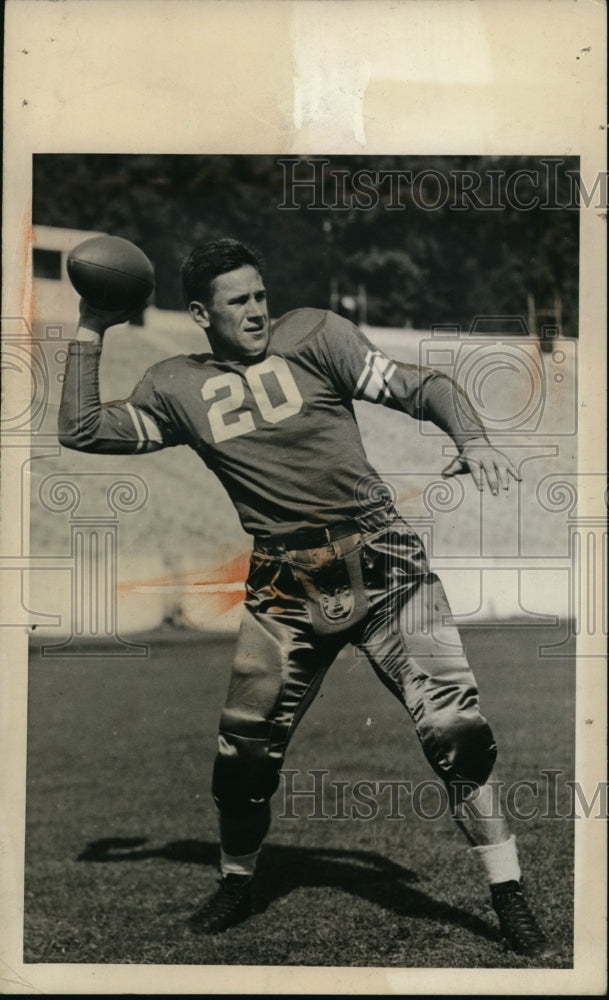 1938 Press Photo Eric Tipton college football player at practice - net14051 - Historic Images