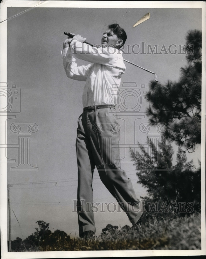 1941 Press Photo George Twinkletoes Selkirk of baseball at Florida golf course - Historic Images