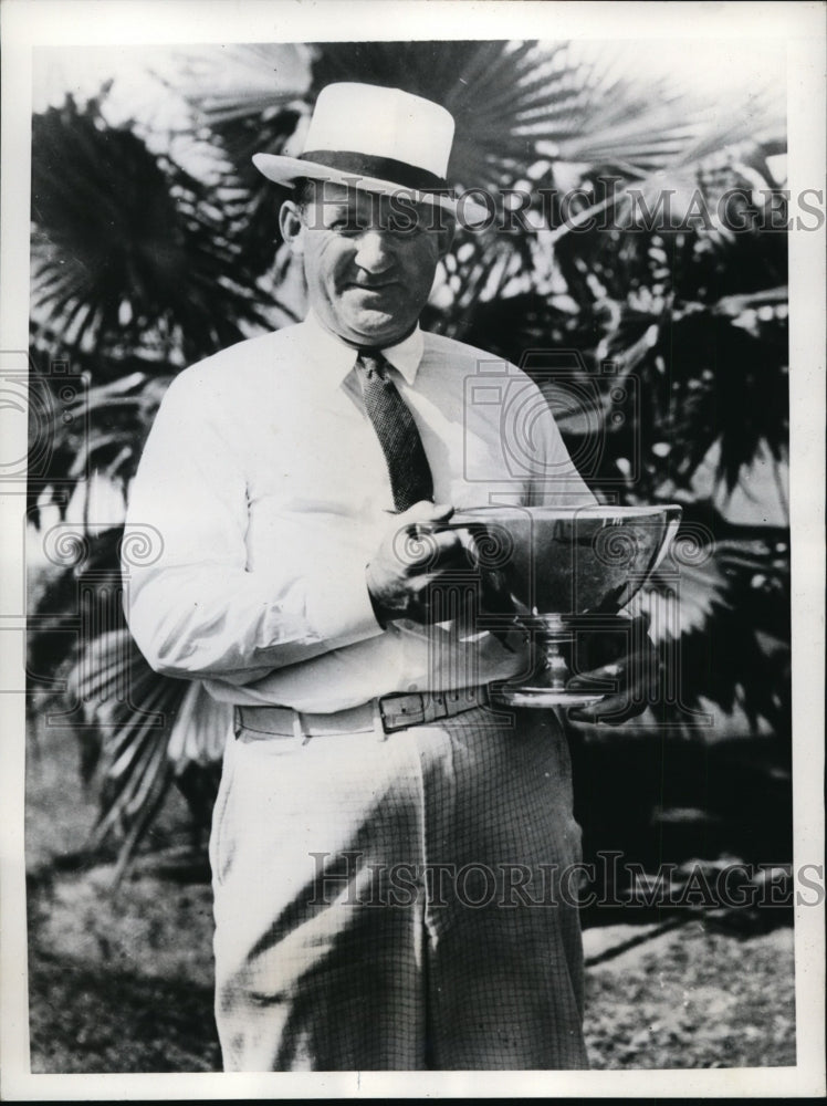 1935 Press Photo Everett Livesat won Miami Biltmore left handed golf in Fla - Historic Images