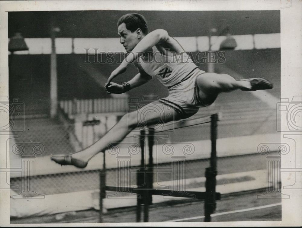 1933 Press Photo CF Stanwood of Wellesley Hills MA on Oxford track team - Historic Images