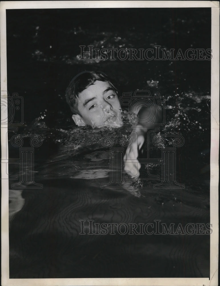 1944 Press Photo James McLane Akron Ohio swimmer at AAU long distance swim- Historic Images