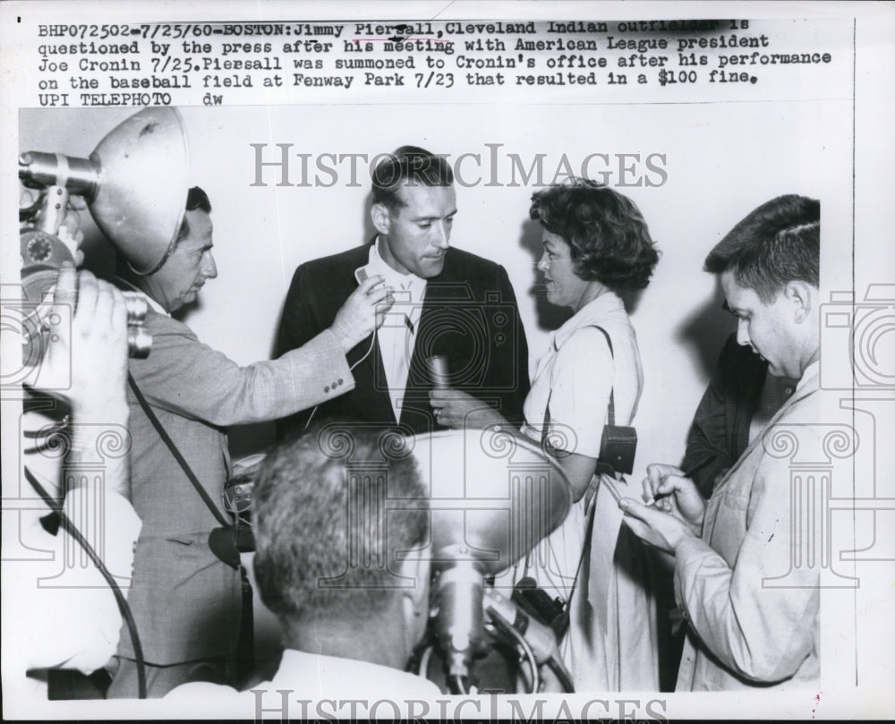 1960 Press Photo Jimmy Piersall Indians outfielder after meeting Joe Cronin- Historic Images