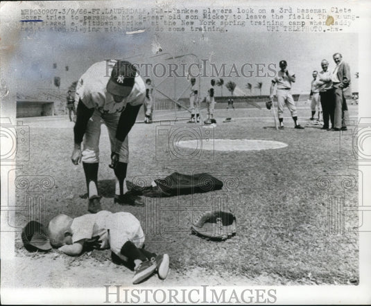 1966 Press Photo Yankee Clete Boyer & son Mickey at Ft Lauderdale Florida - Historic Images