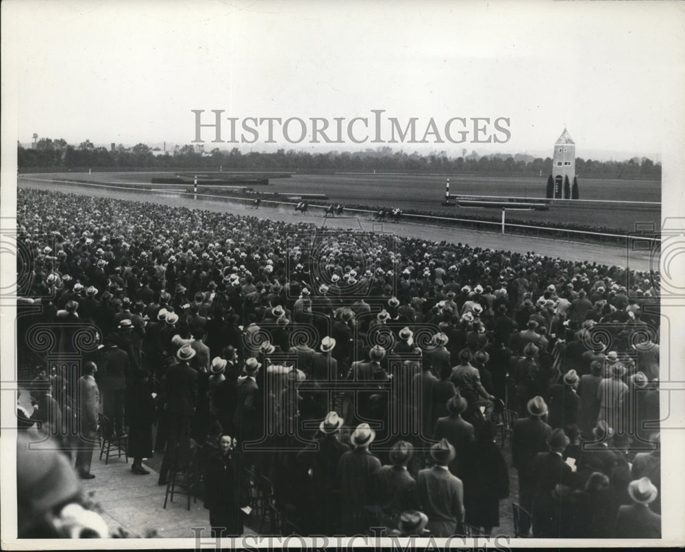 1937 Press Photo Crowds of fans at Belmont Park NY as Drudgery wins - net15026 - Historic Images