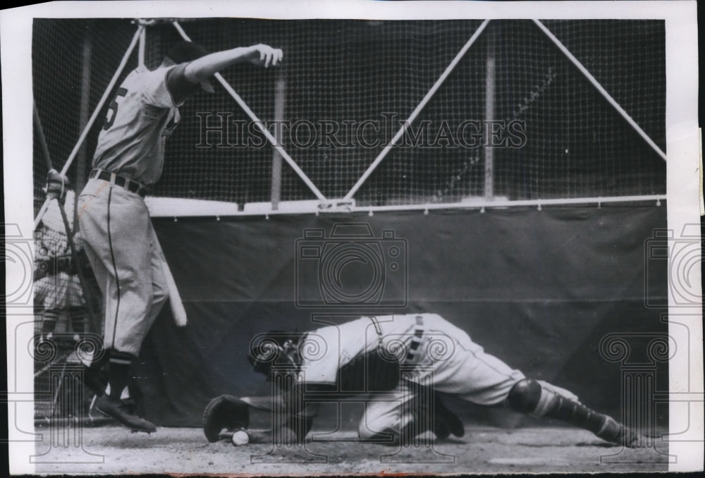 1955 Cardinals Ron Plaza & catcher Del Rice at training in Florida - Historic Images