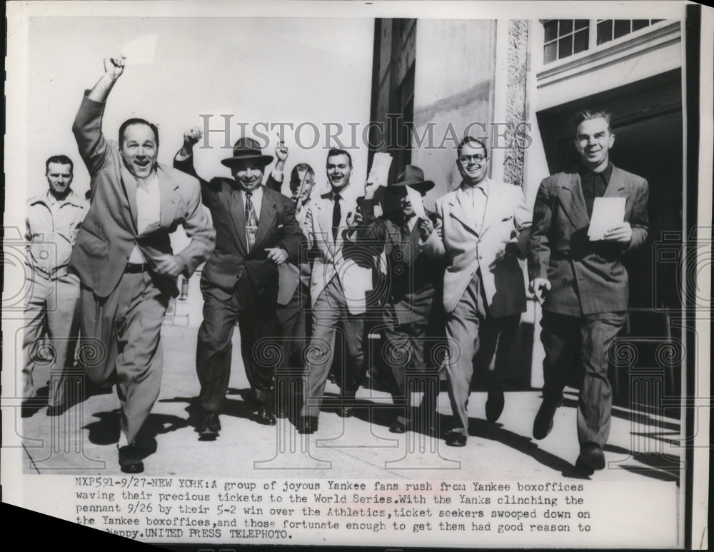 1952 Press Photo Yankee fans for World Series tickets at box office - net15303 - Historic Images
