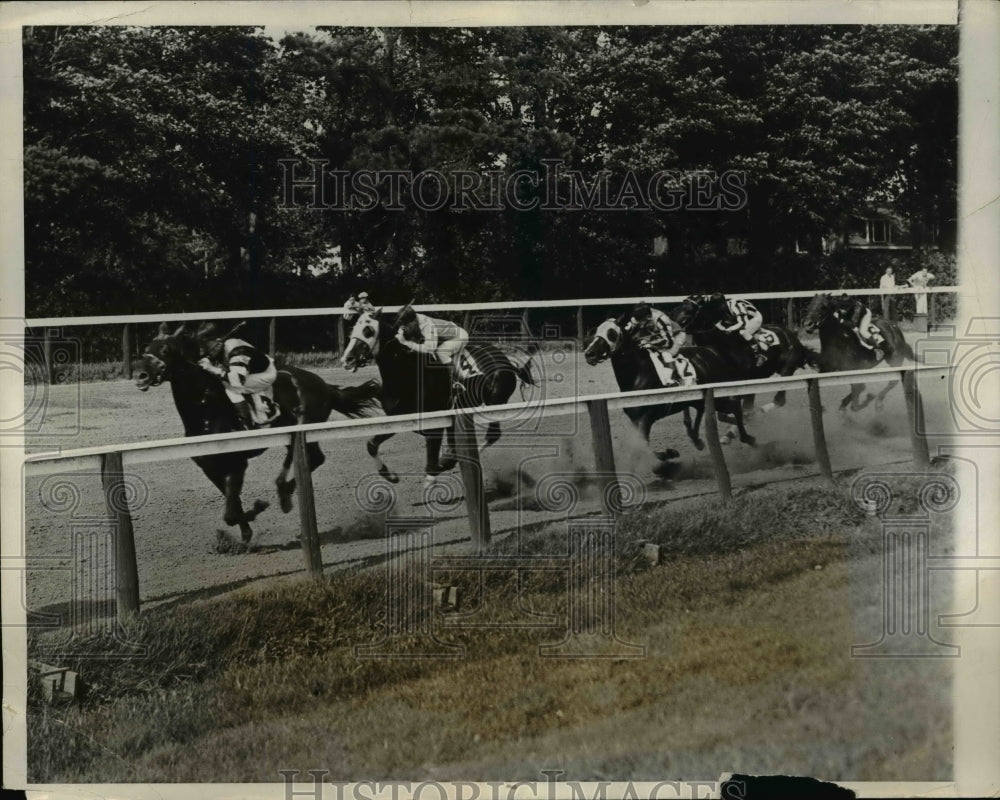 1931 Press Photo Saratoga NY races Sergeant Dom wins 4th race - net16971 - Historic Images