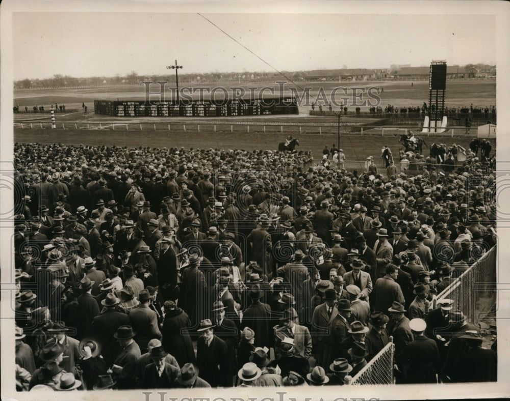 1940 Press Photo Jamaica track NY fans as Millmore wins Wood Memorial race- Historic Images