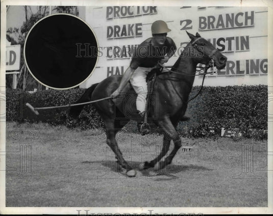 1940 Press Photo John Drake of the Rams polo team in action on field - net19463 - Historic Images