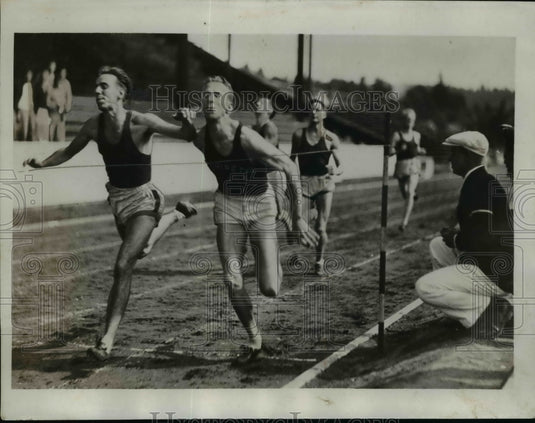 1934 Press Photo 880 yard run Galen of U of WA vs Leenderseen of State- Historic Images