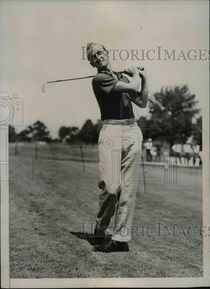 1935 Press Photo Charles Mayo Jr In The Golf Tournament - net20415 - Historic Images