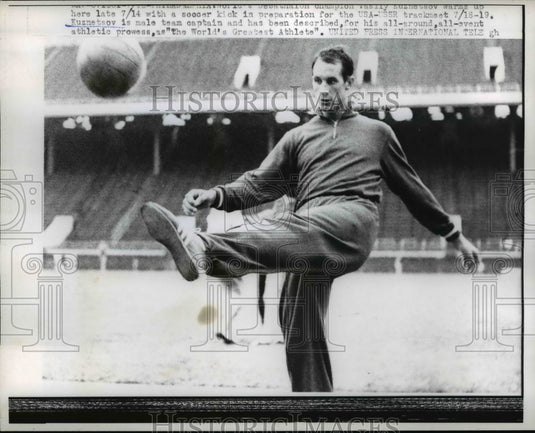 1959 Press Photo Kuznetsov team captain at practice for track meet vs US - Historic Images