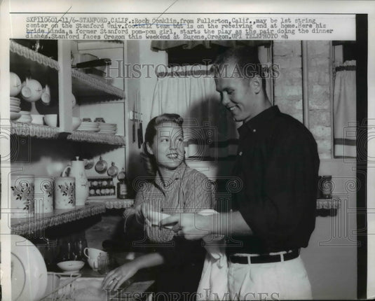 1958 Press Photo Roch Conklin Stanford U football & bride Linda at home - Historic Images