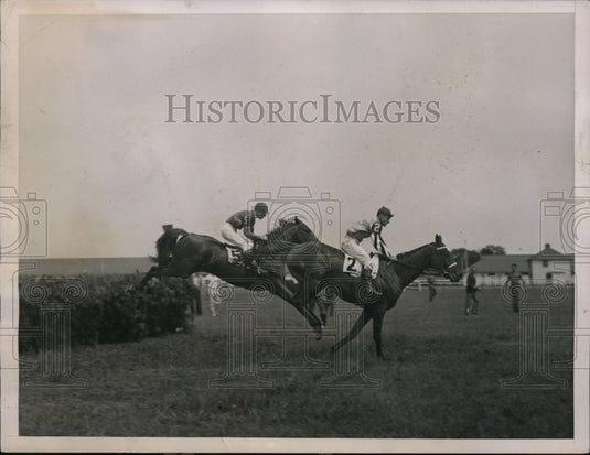 1936 Press Photo Prospect Hurdles at Aqueduct horse race track in NY - net21946 - Historic Images